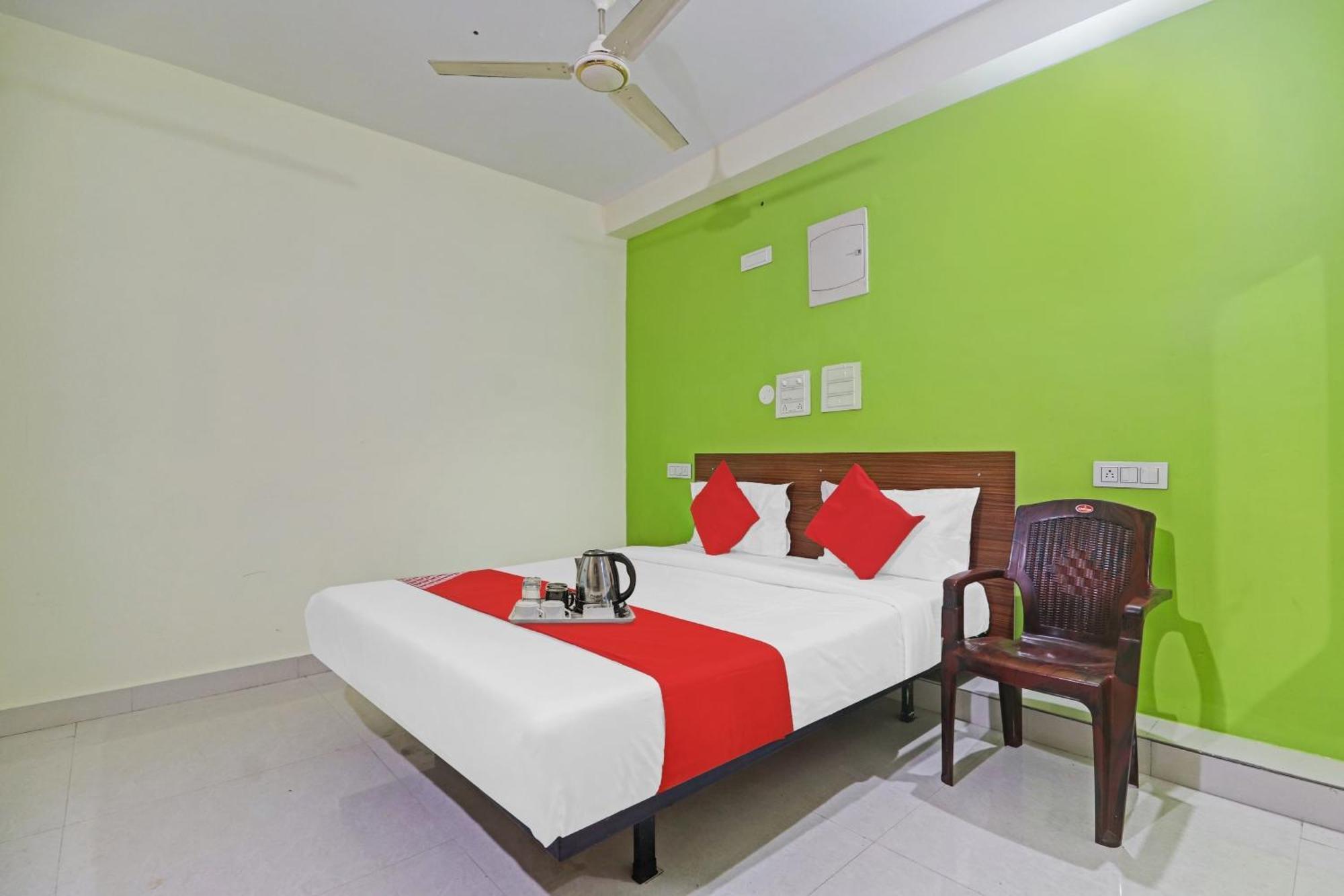 Super Hotel O Dk Reddy Square Haiderabad Buitenkant foto