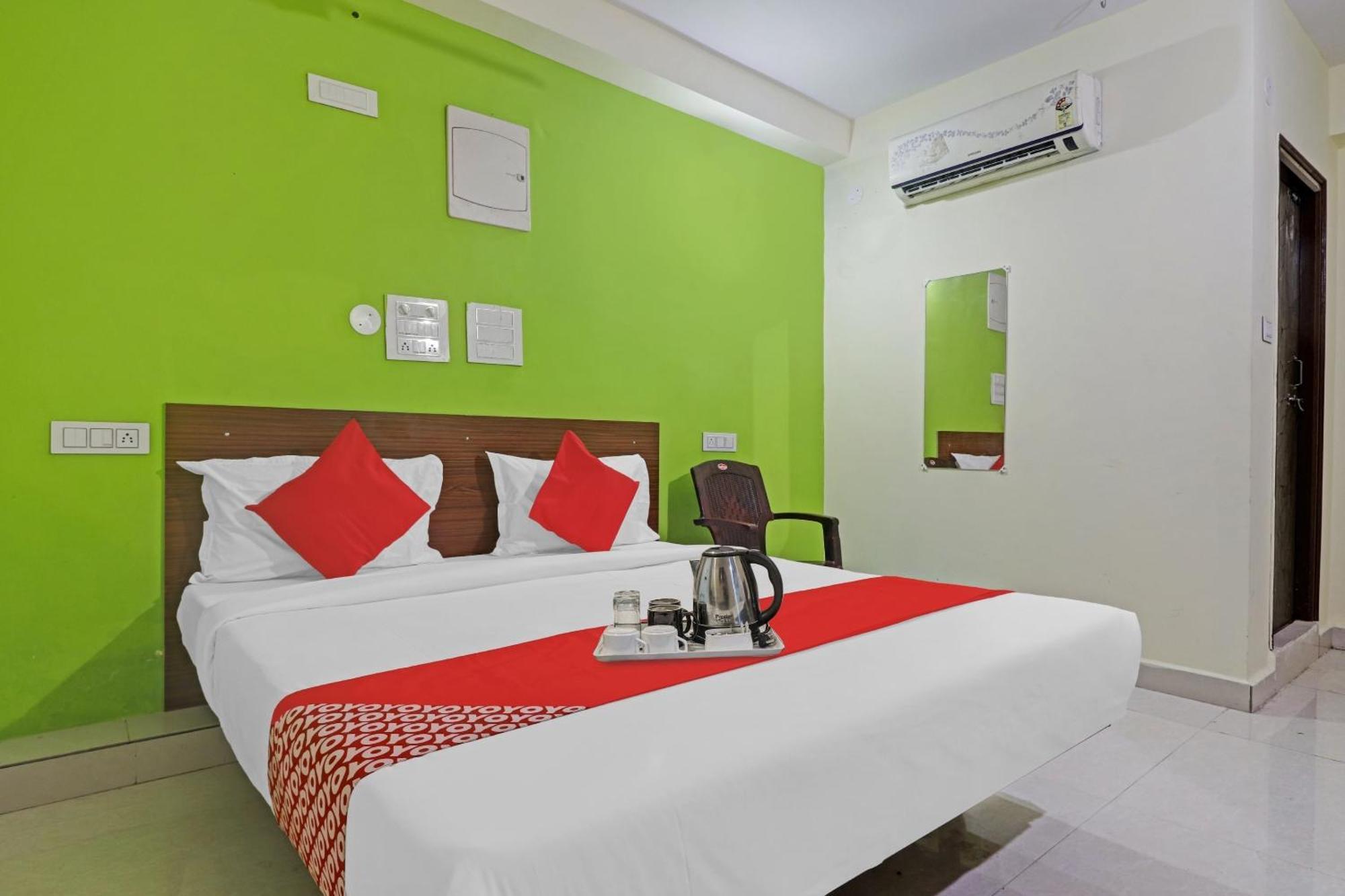 Super Hotel O Dk Reddy Square Haiderabad Buitenkant foto