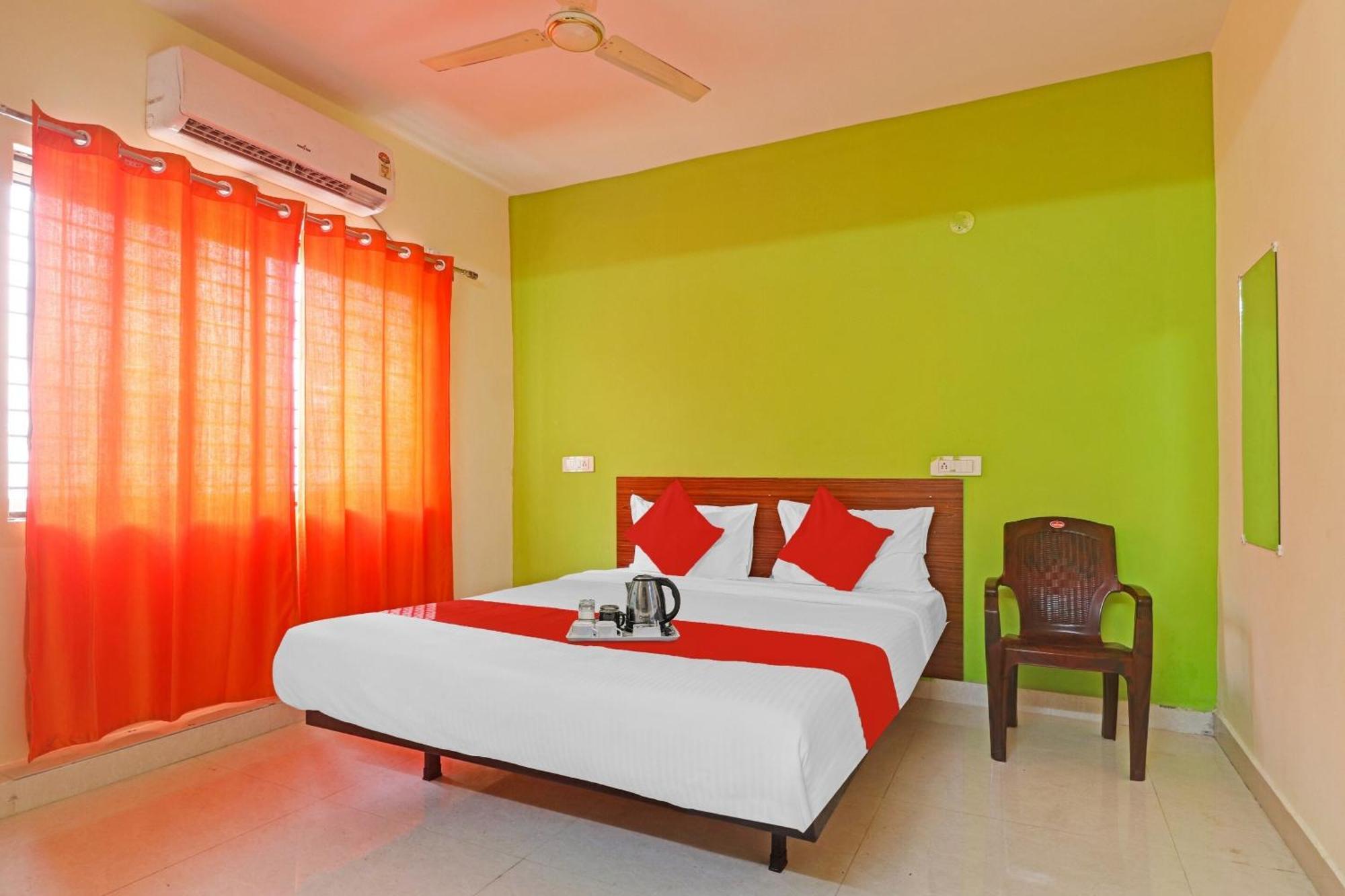 Super Hotel O Dk Reddy Square Haiderabad Buitenkant foto