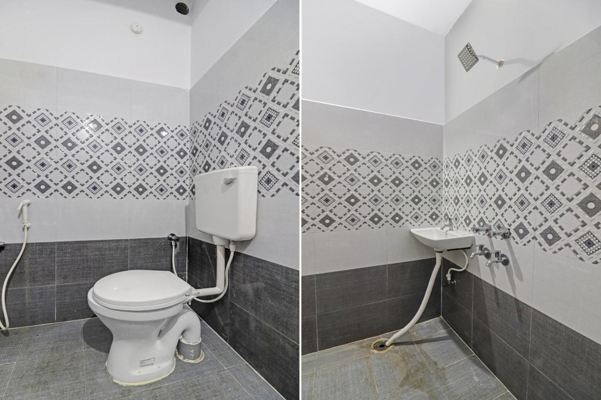 Super Hotel O Dk Reddy Square Haiderabad Buitenkant foto