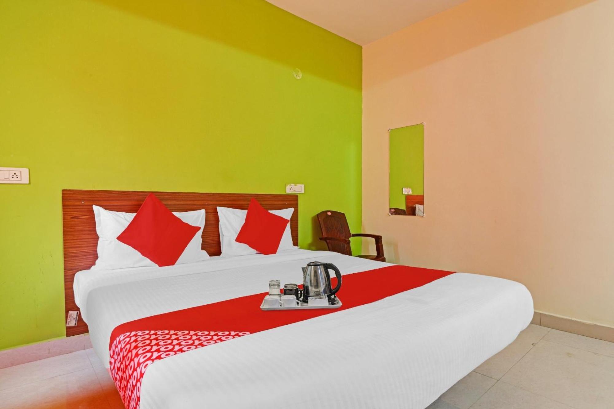 Super Hotel O Dk Reddy Square Haiderabad Buitenkant foto