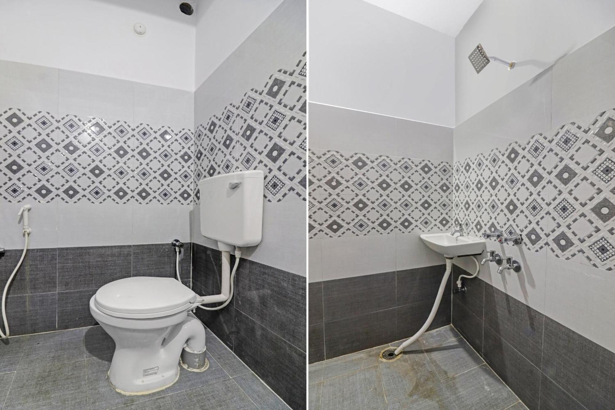 Super Hotel O Dk Reddy Square Haiderabad Buitenkant foto